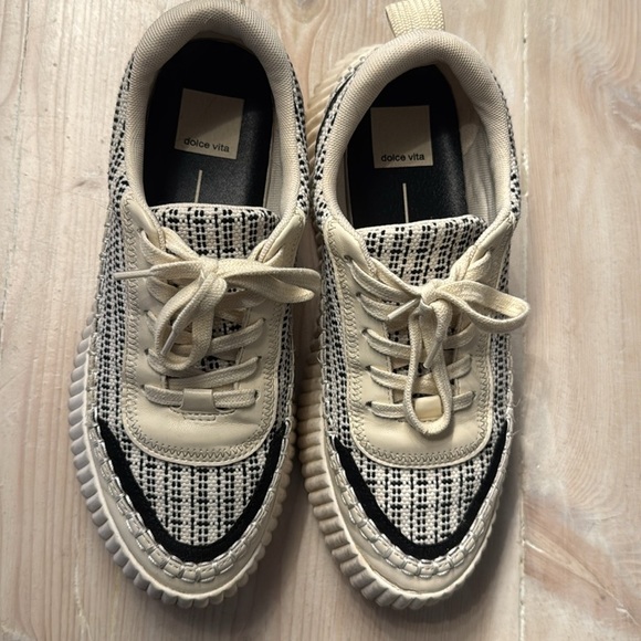 Dolce Vita Sneakers - Picture 6 of 9